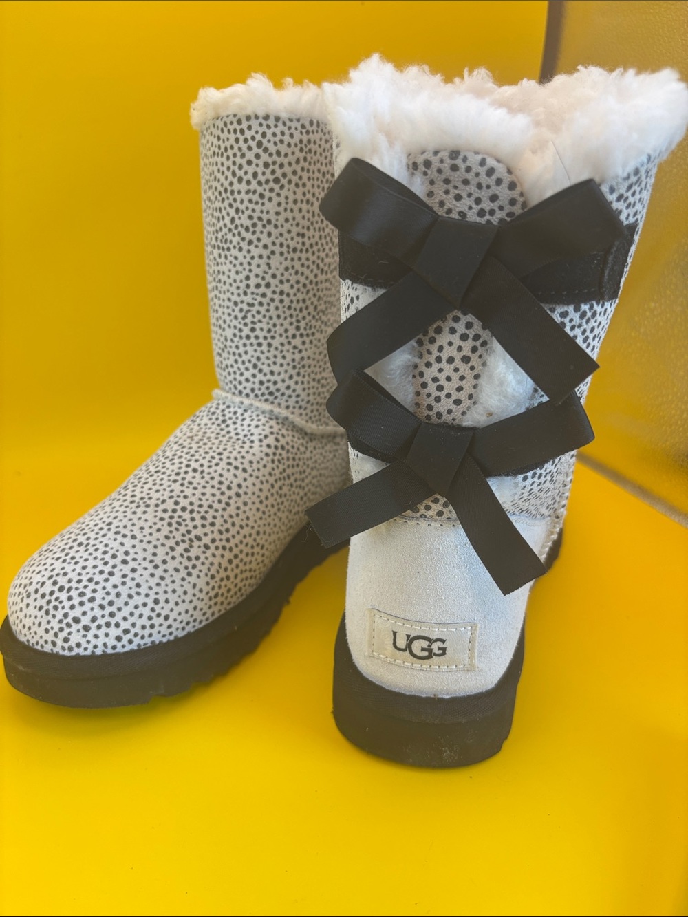 UGG White Faux Fur Lined Speckled Winter Boots - Picture 2 of 7